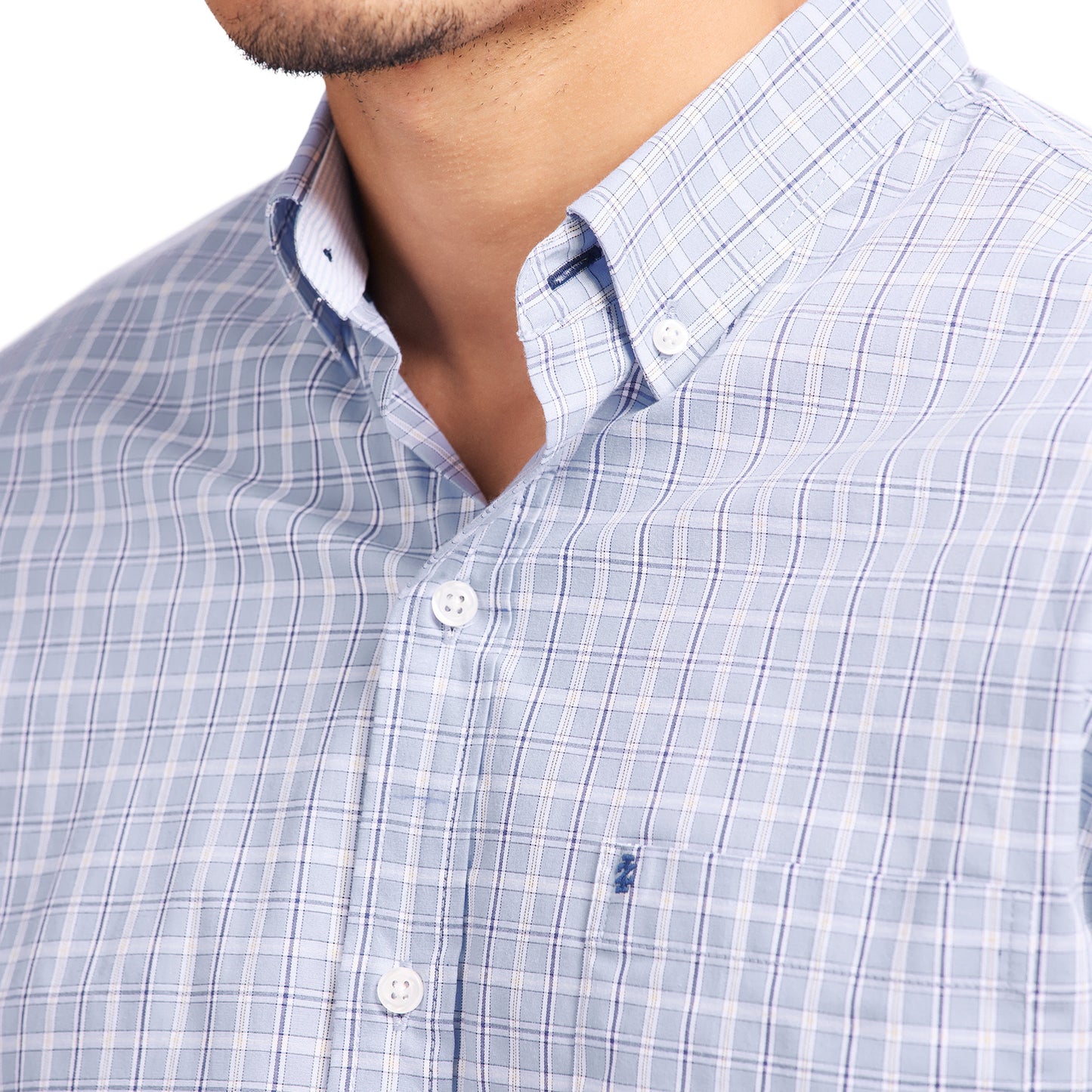 Izod PERFORMANCE COMFORT L/S PLAID BUTTON-DOWN SHIRT - CHAMBRAY BLUE